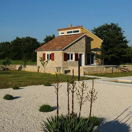 Villa M&m Nin