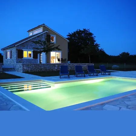 M&m Villa *
